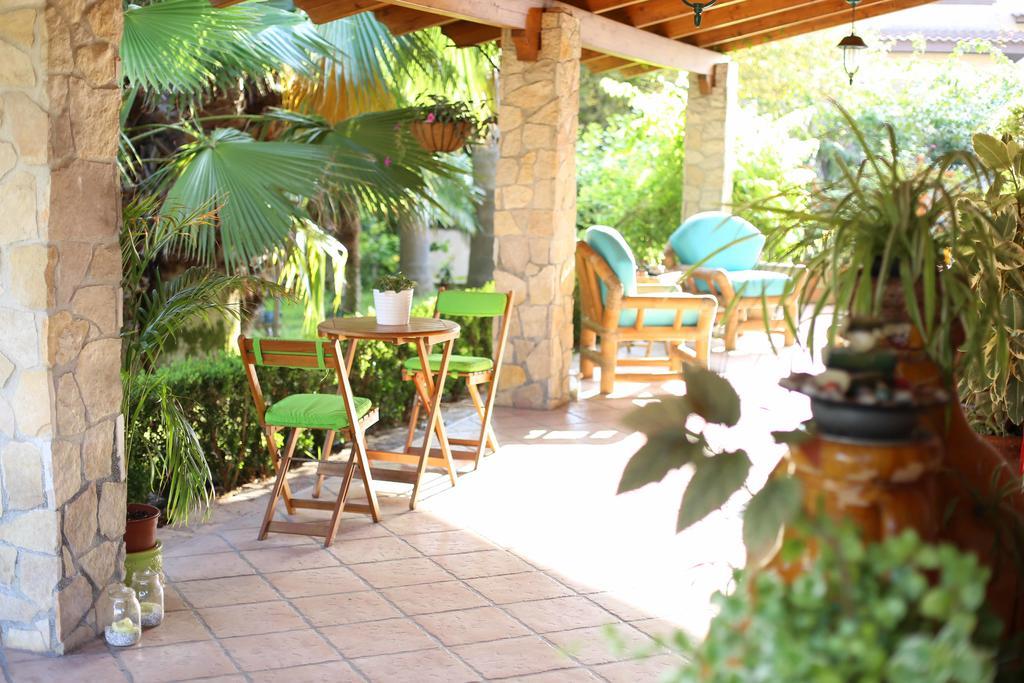 Il Giardino Delle Jacaranda Bed and Breakfast Talsano Exteriör bild