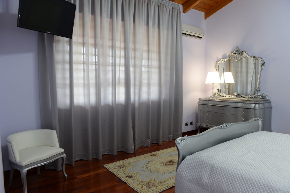 Il Giardino Delle Jacaranda Bed and Breakfast Talsano Exteriör bild