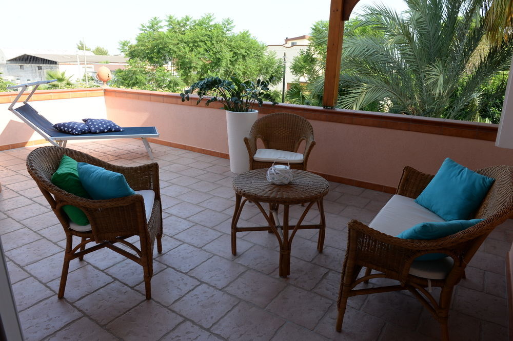 Il Giardino Delle Jacaranda Bed and Breakfast Talsano Exteriör bild