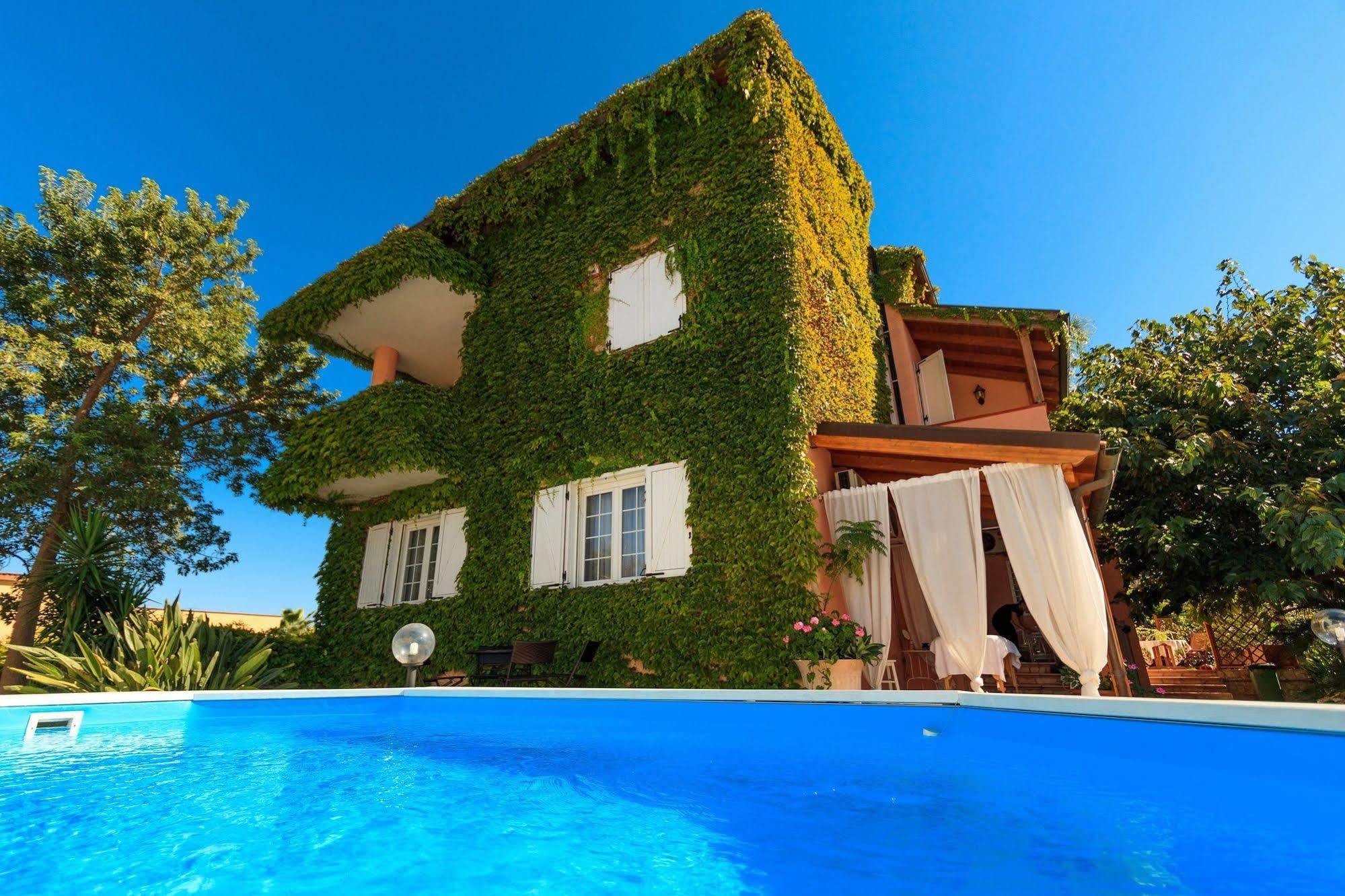 Il Giardino Delle Jacaranda Bed and Breakfast Talsano Exteriör bild